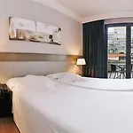 Condado Szálloda